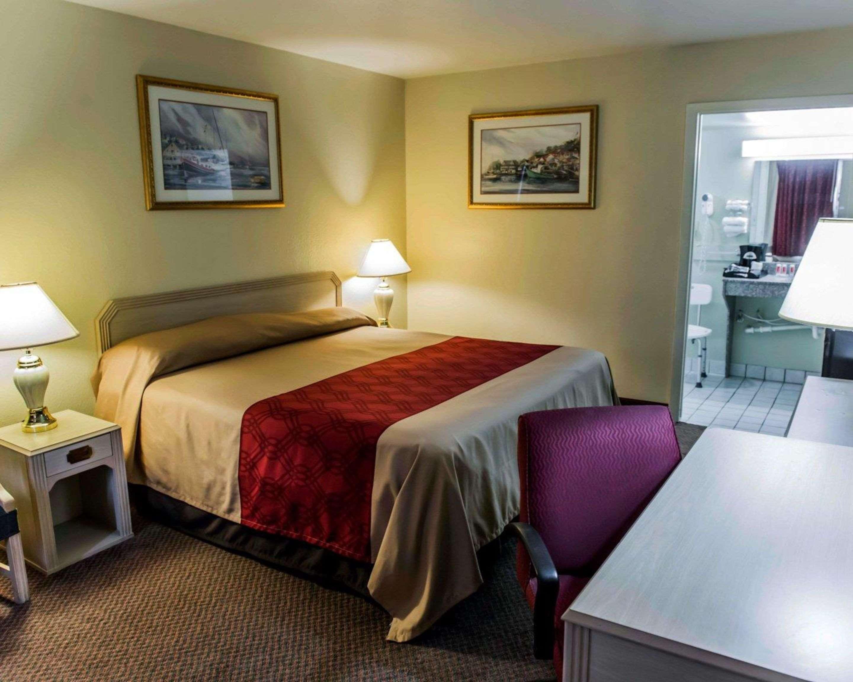 Econo Lodge Perry Eksteriør billede