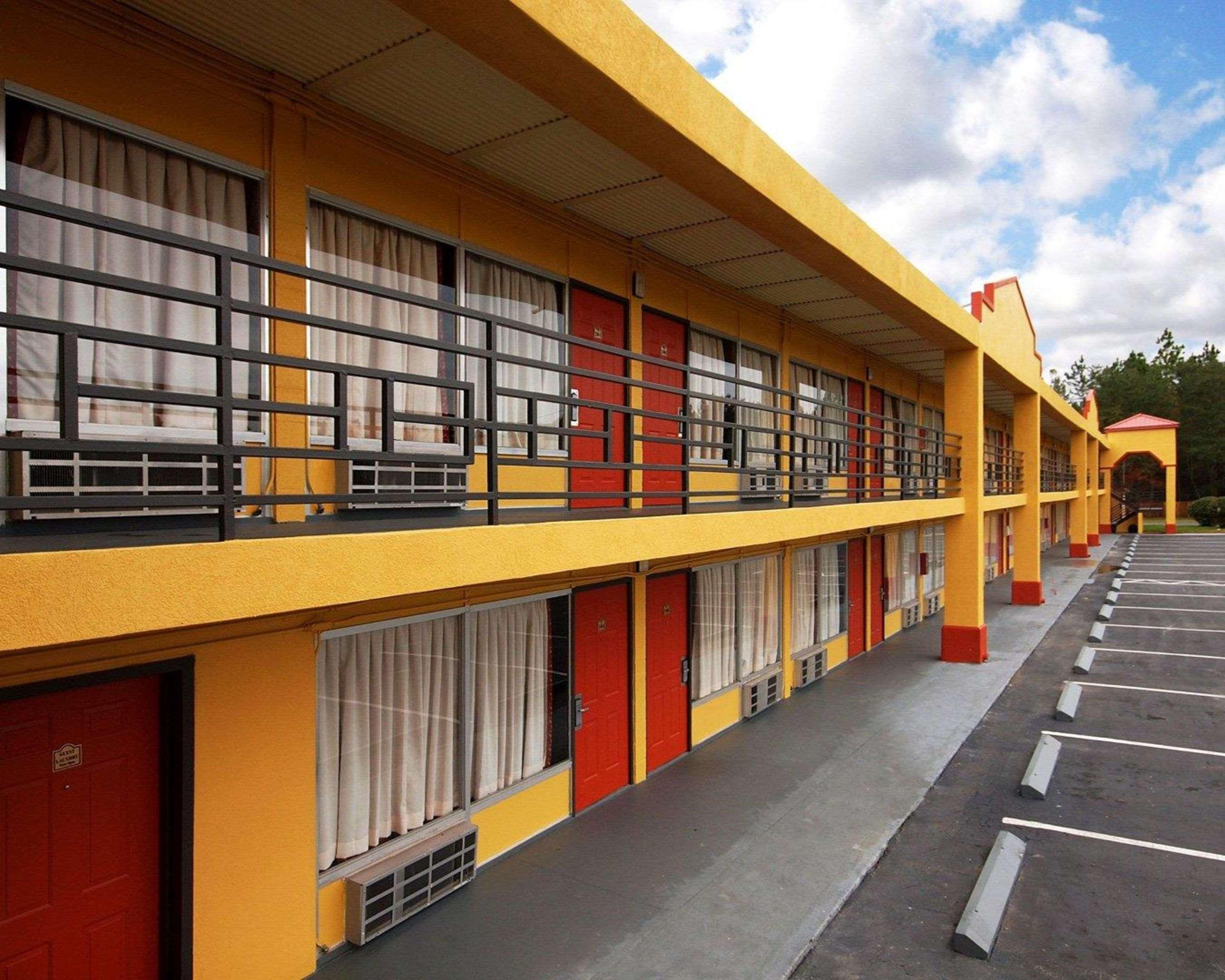 Econo Lodge Perry Eksteriør billede